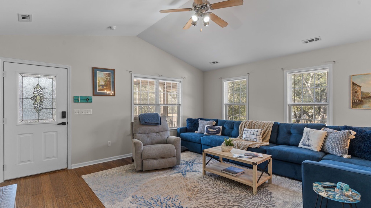 Photo of Livingroom in Tranquil Harbour