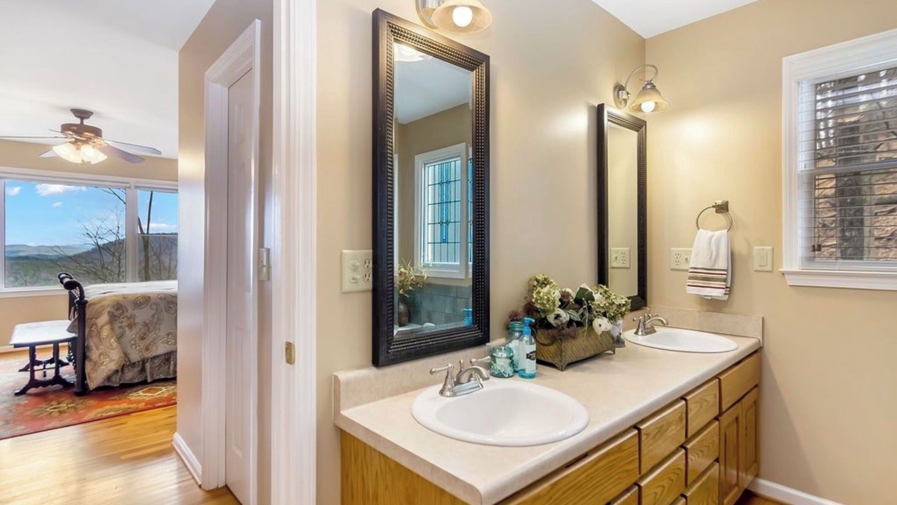 Photo of Bathroom in Walnut Mountain
