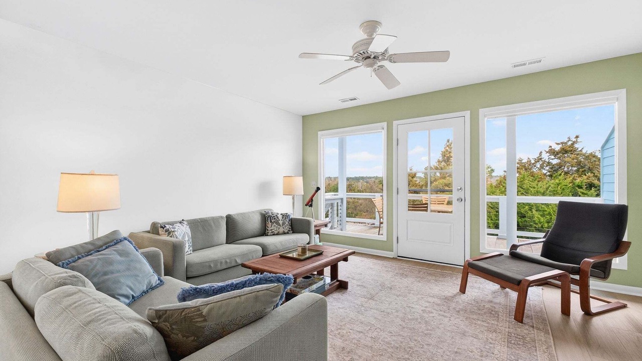 Photo of Livingroom in Holden Beach