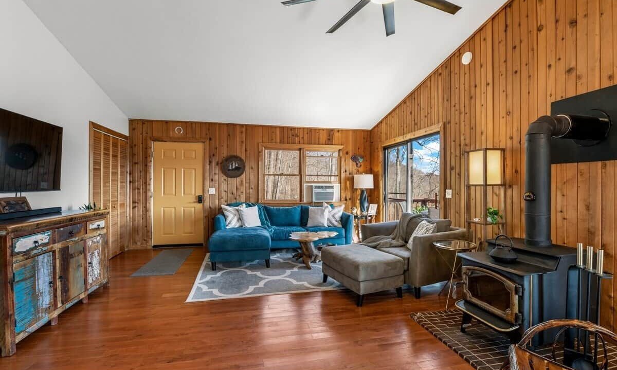 Photo of Livingroom in Waynesville