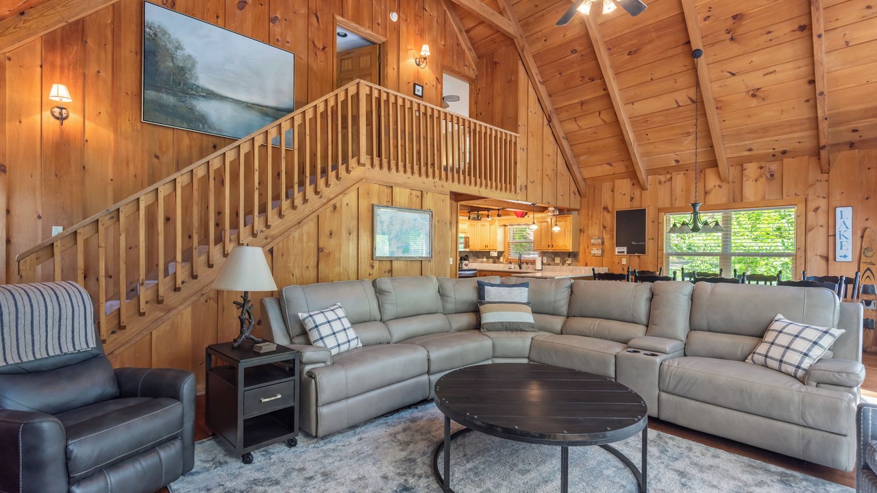 Photo of Livingroom in Flat Hollow Marina