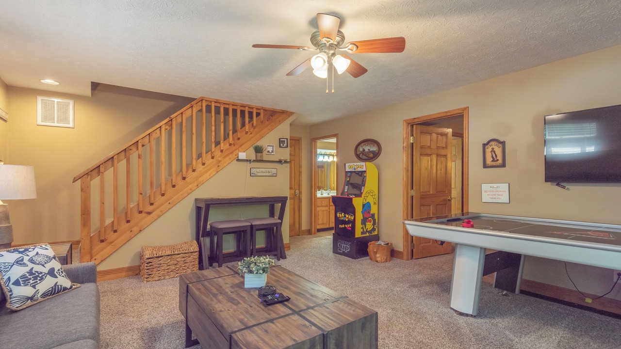 Photo of Livingroom in Flat Hollow Marina