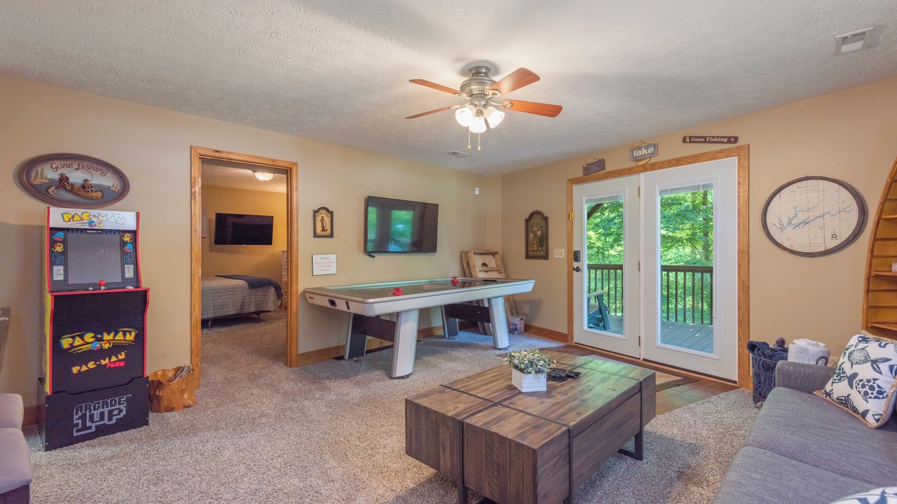 Photo of Bedroom in Flat Hollow Marina