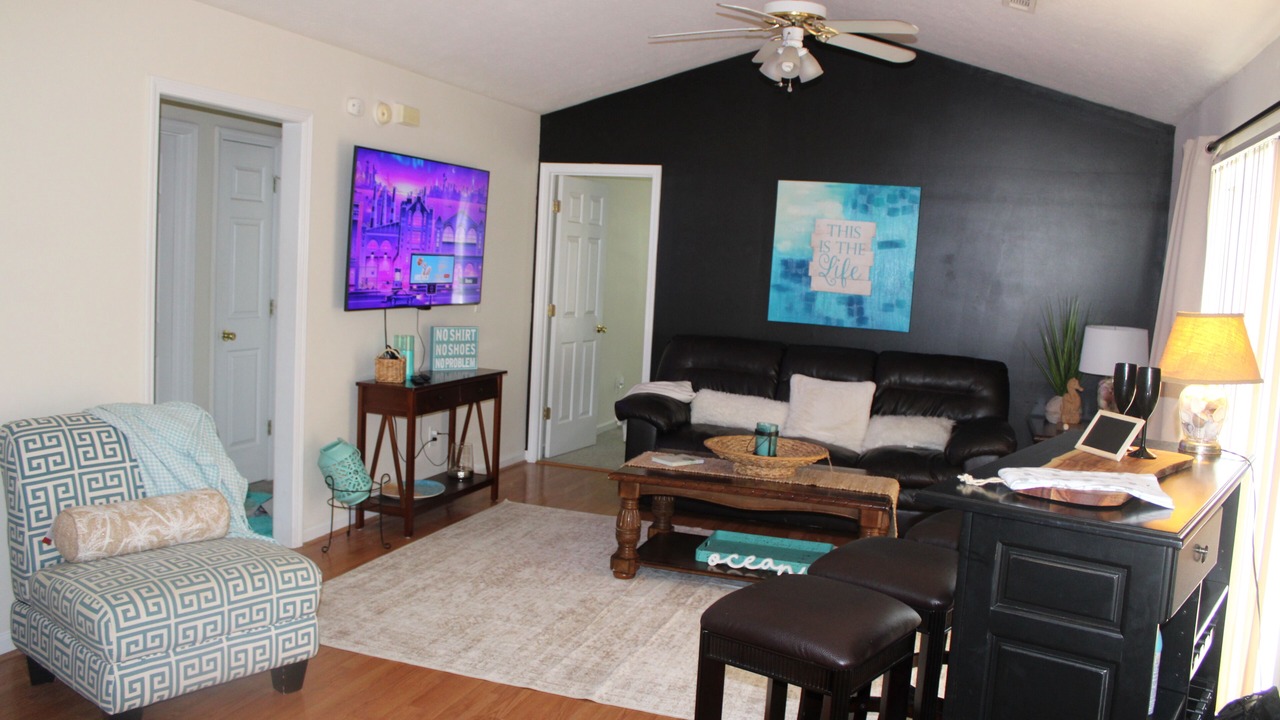 Photo of Livingroom in Silver Lake