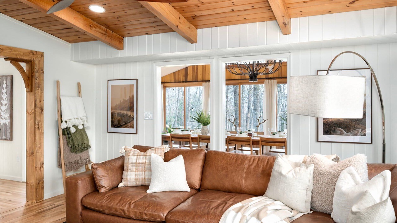 Photo of Livingroom in Skyland