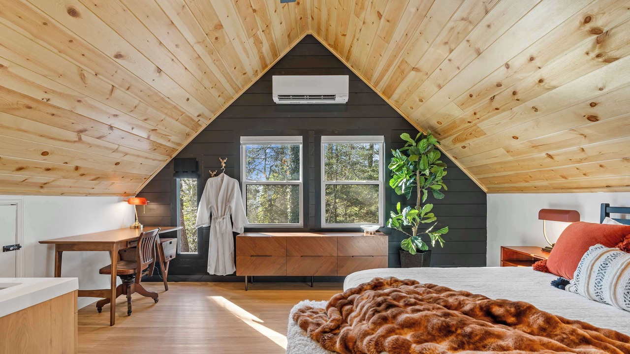 Photo of Bedroom in Skyland