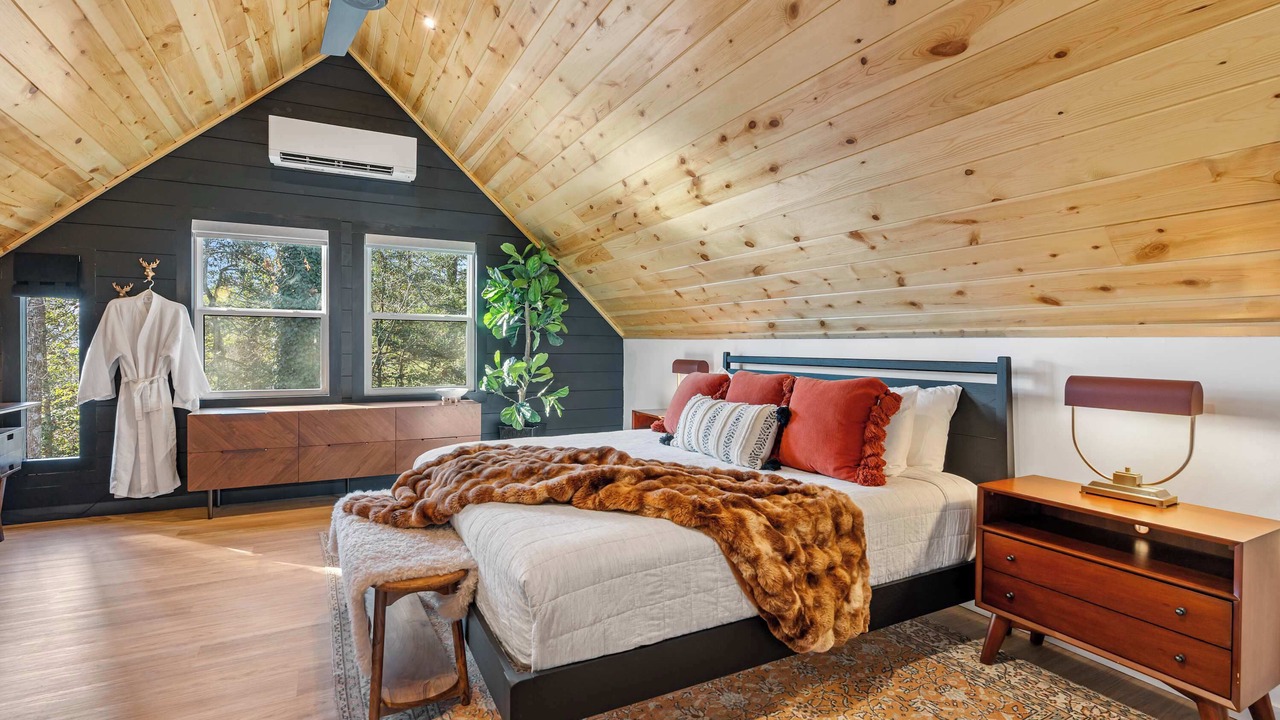 Photo of Bedroom in Skyland
