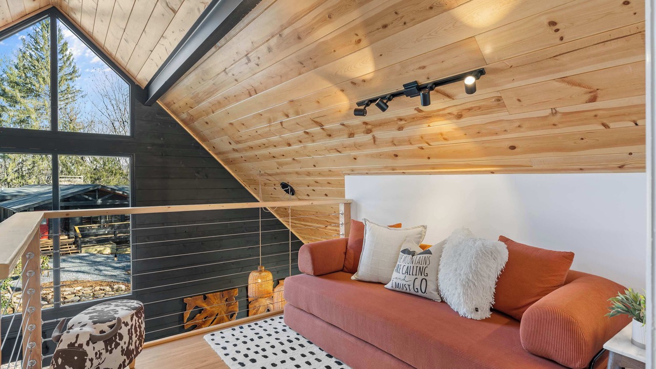 Photo of Livingroom in Skyland