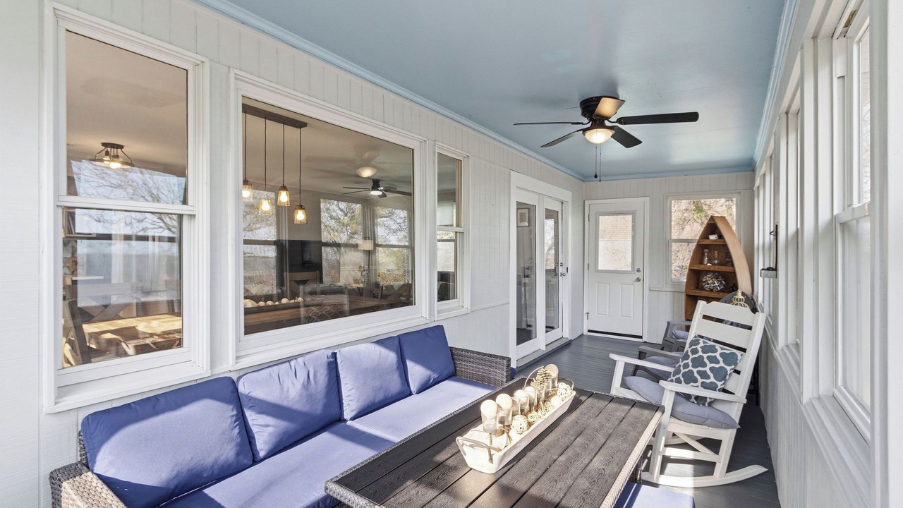 Photo of Patio Balcony in Colington Harbour