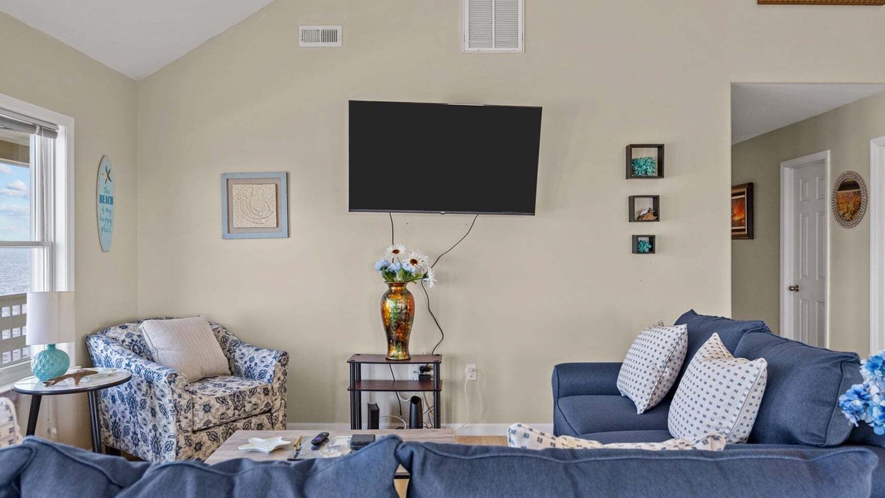 Photo of Livingroom in Avon