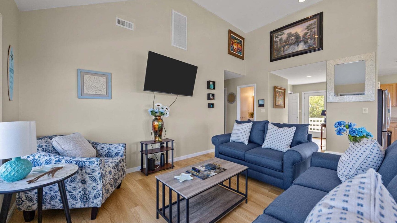 Photo of Livingroom in Avon