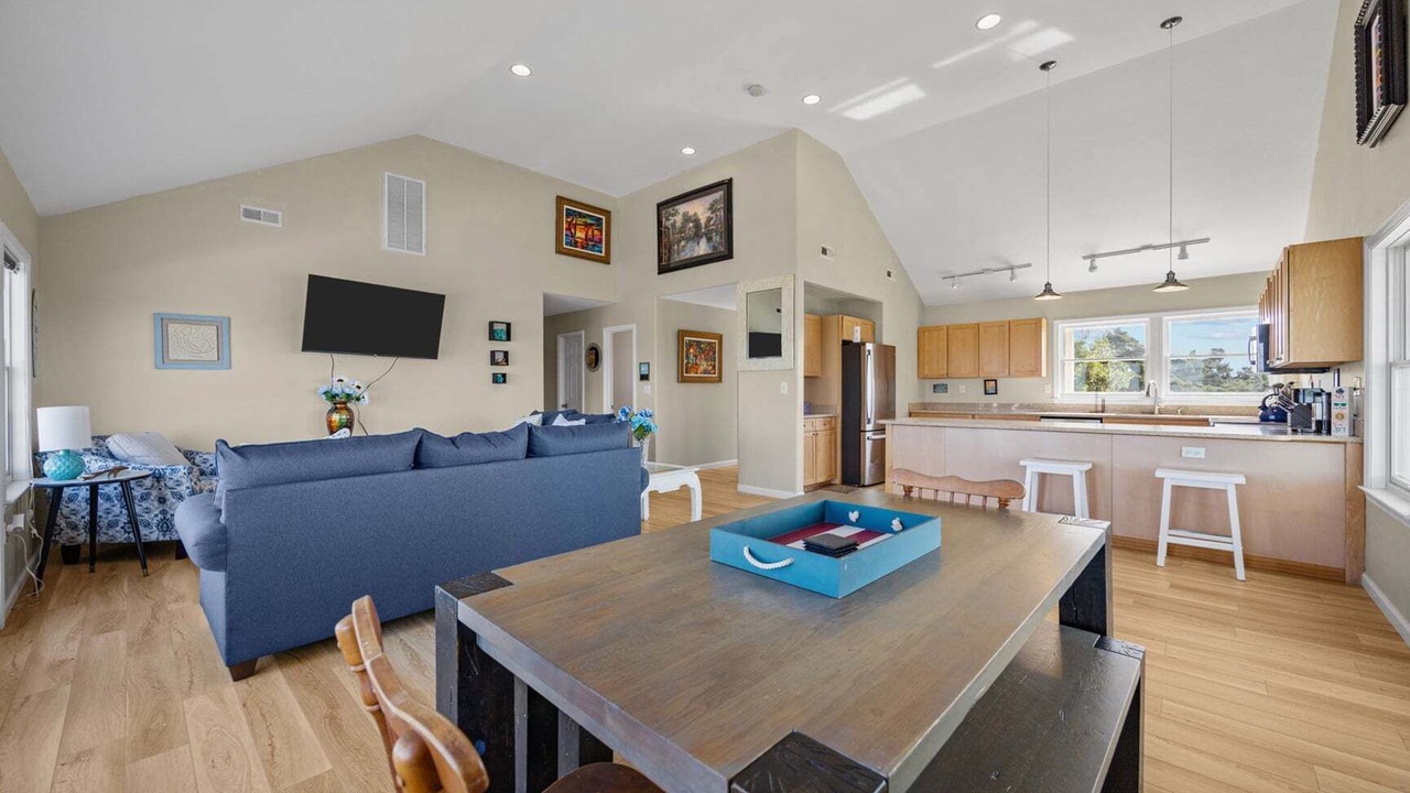 Photo of Livingroom in Avon