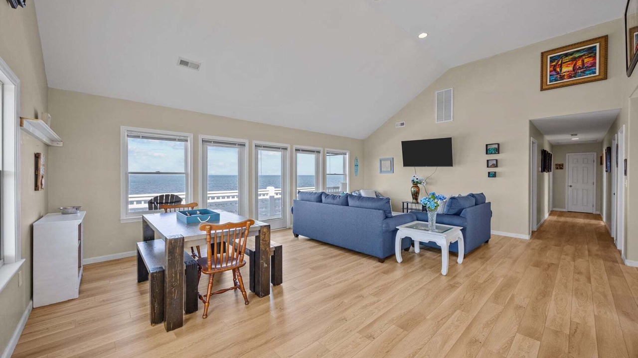 Photo of Livingroom in Avon