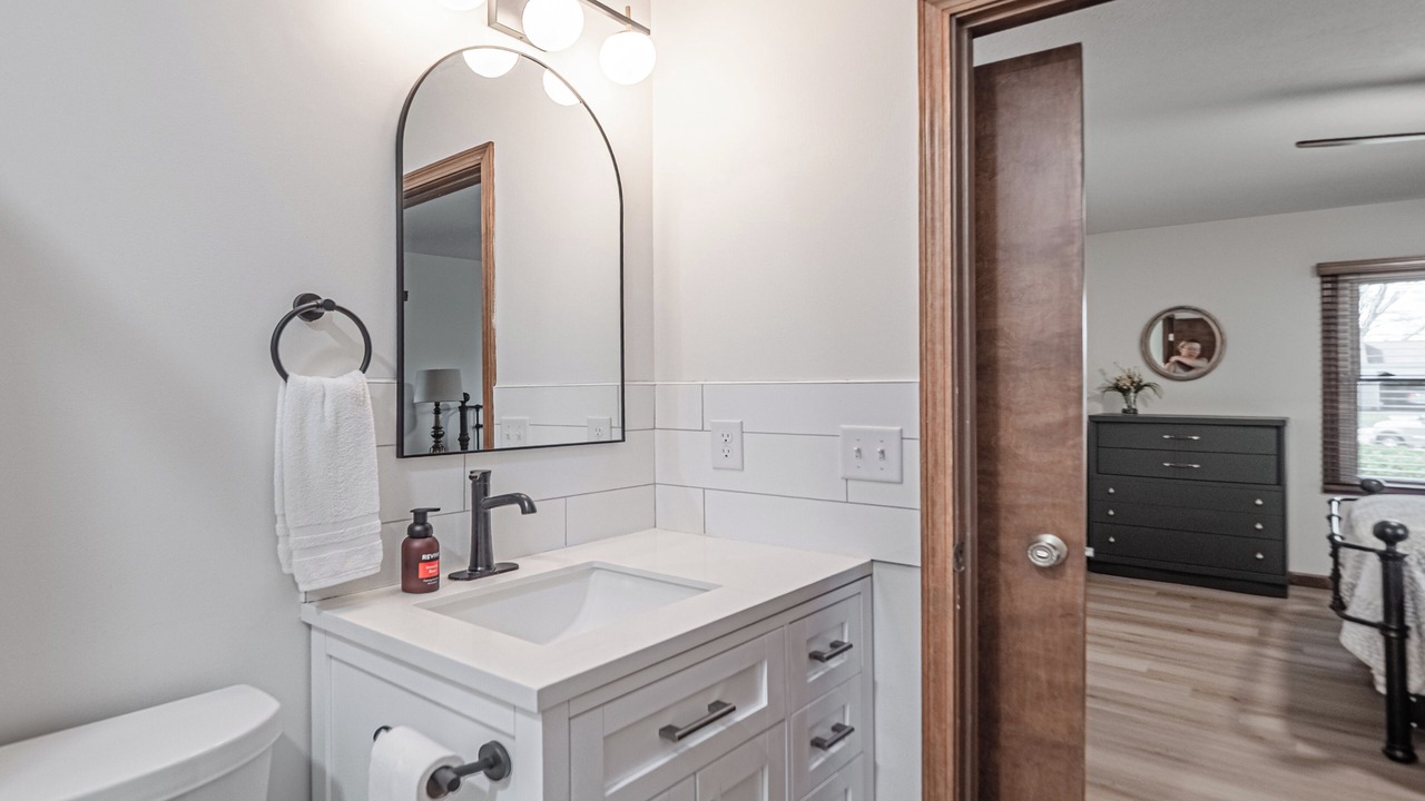 Photo of Bathroom in Newburgh