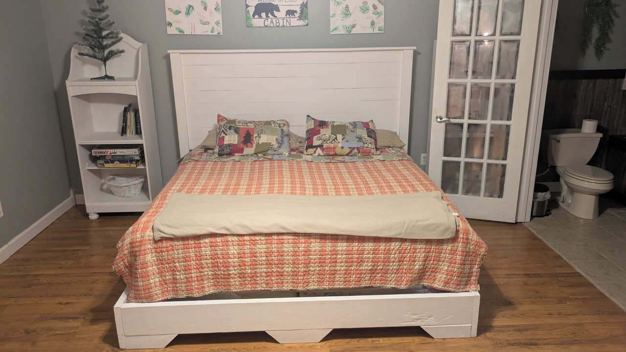 Photo of Bedroom in Fall Rock