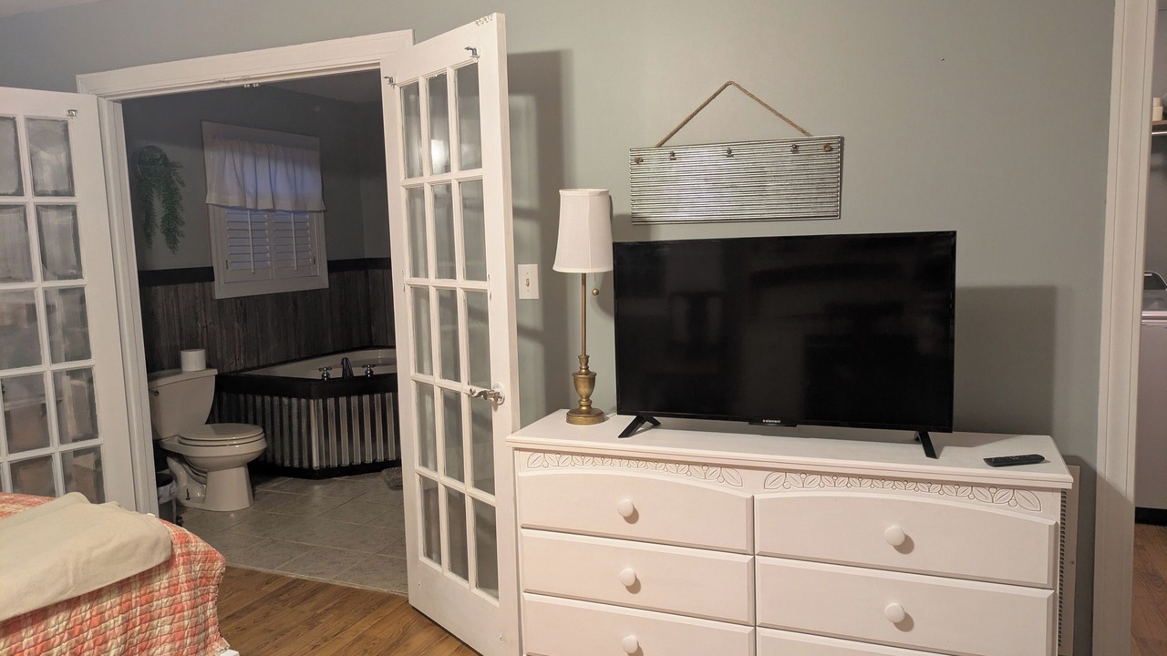 Photo of Bedroom in Fall Rock