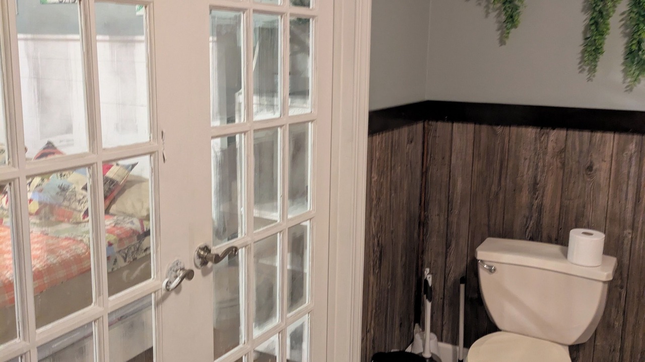 Photo of Bathroom in Fall Rock