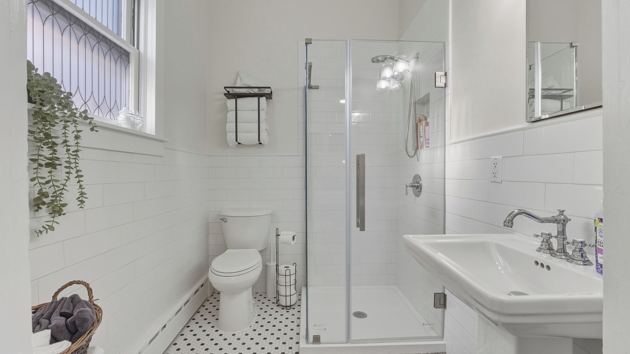 Photo of Bathroom in Bellepoint