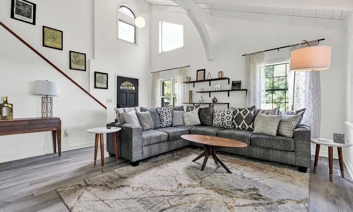 Photo of Livingroom in Sewanee