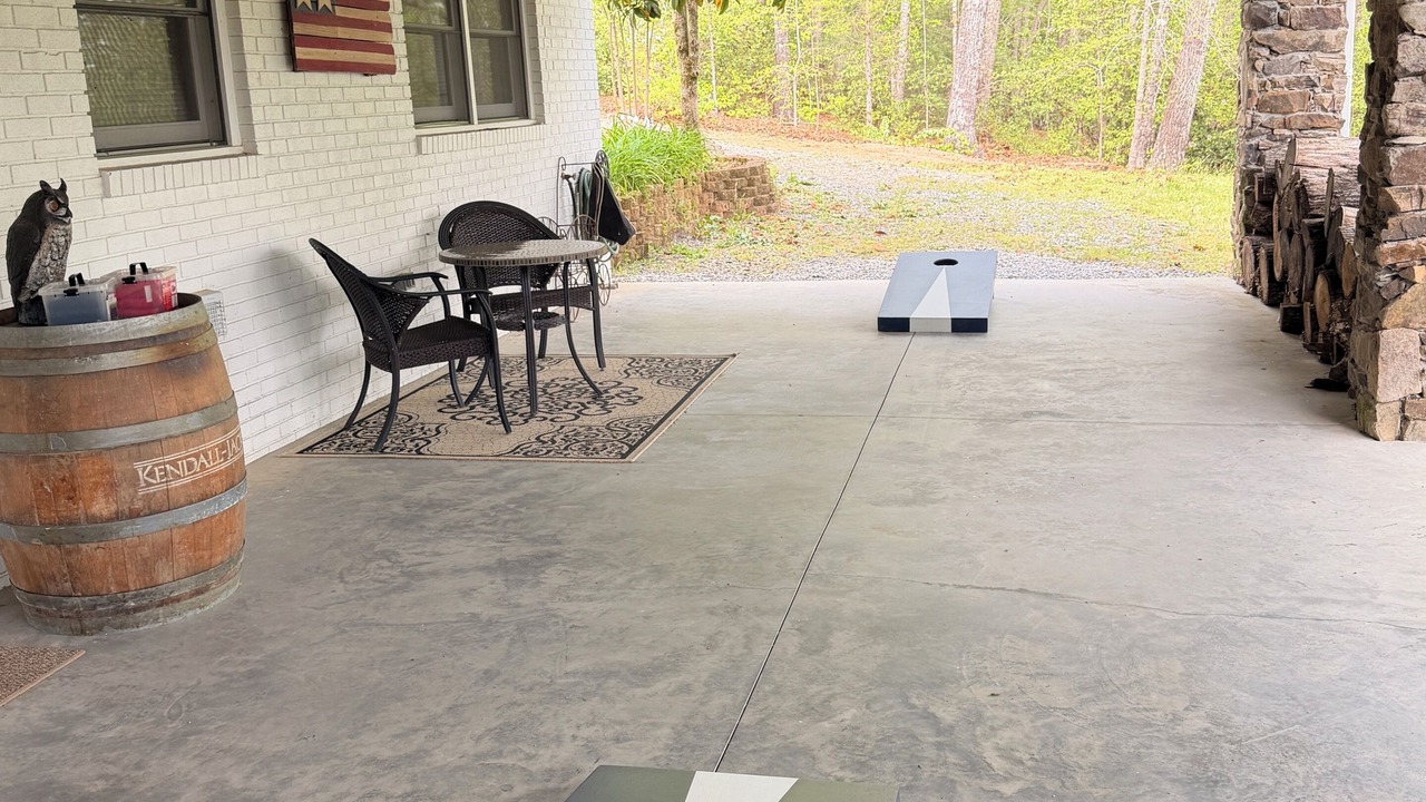 Photo of Outdoor in Mills River
