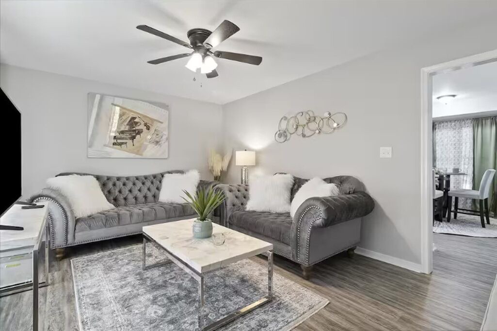 Photo of Livingroom in Colonial Heights