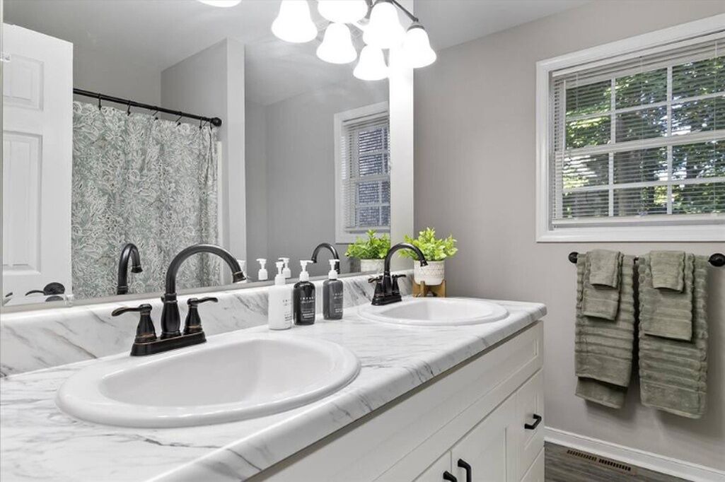 Photo of Bathroom in Colonial Heights