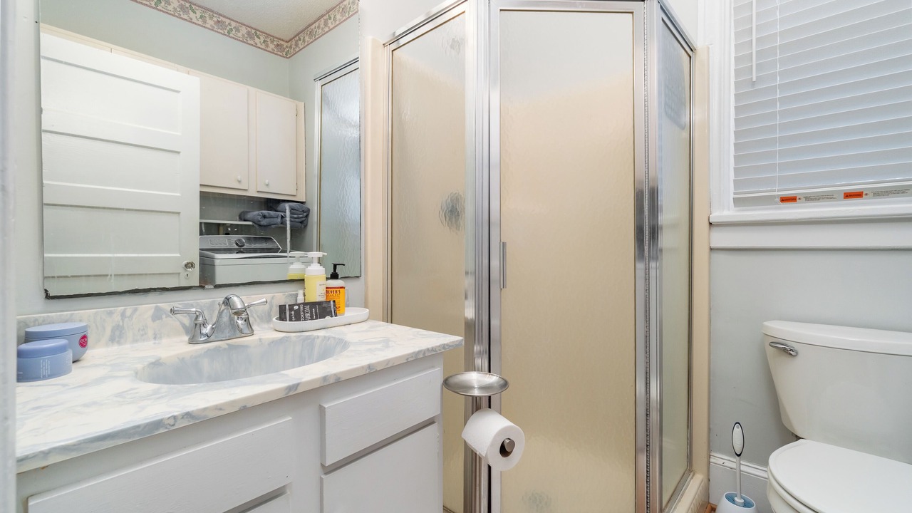 Photo of Bathroom in Oriental