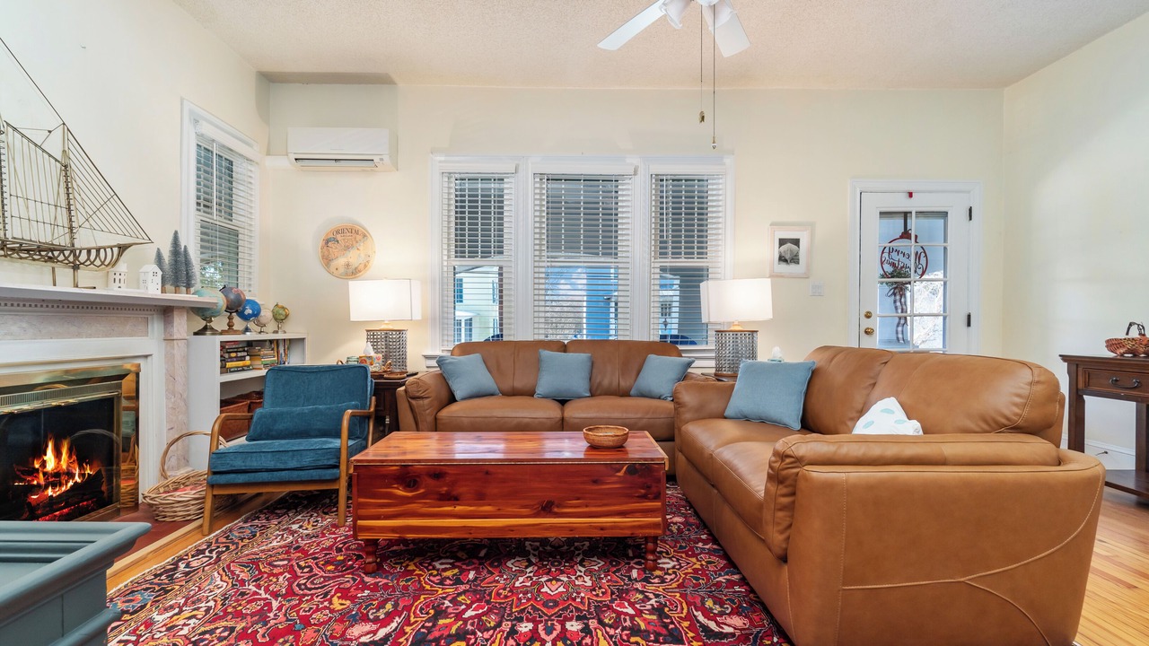 Photo of Livingroom in Oriental