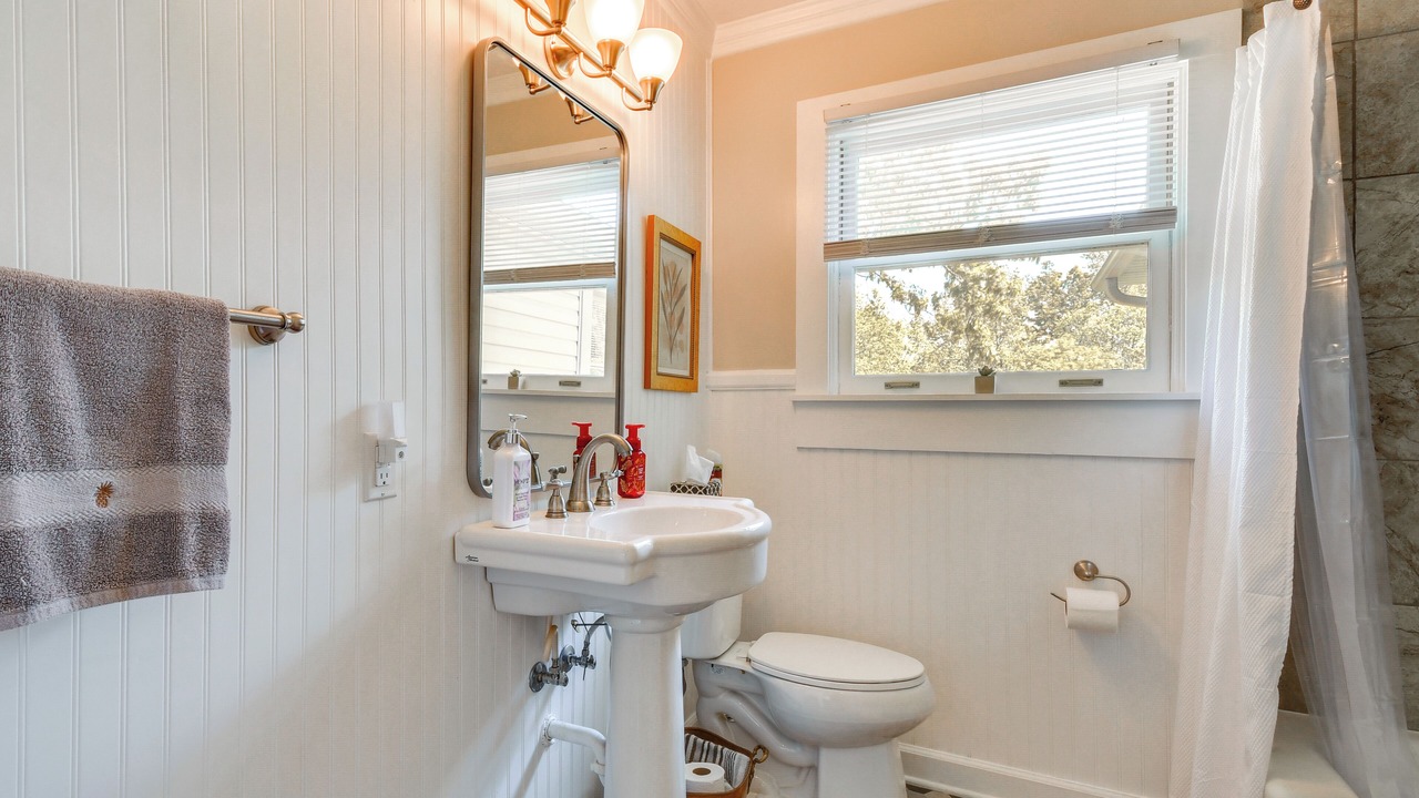 Photo of Bathroom in Lynn