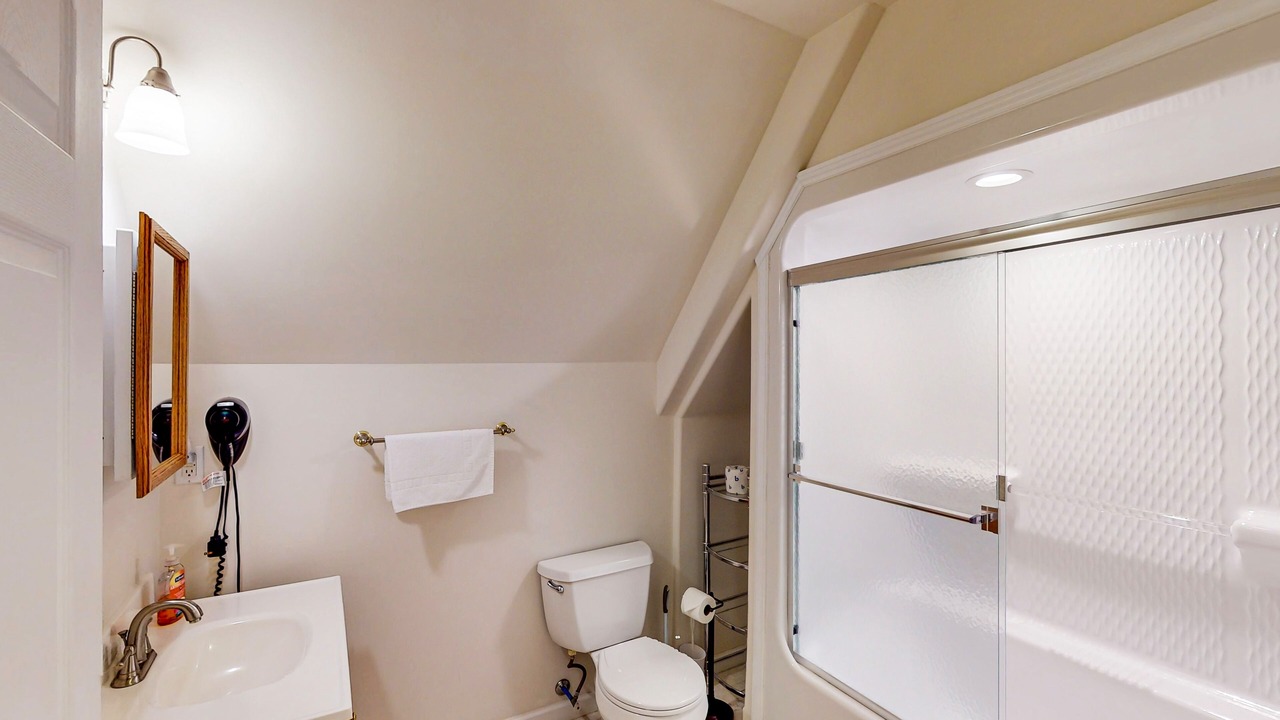 Photo of Bathroom in Goodview