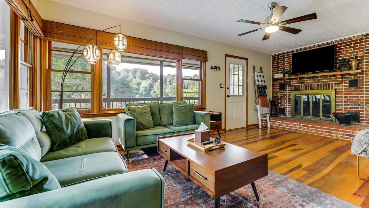 Photo of Livingroom in Sylva