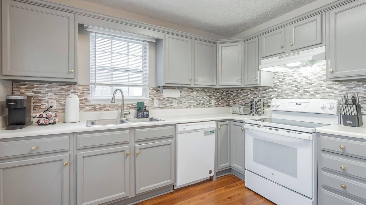 Photo of Kitchen in Lupton City