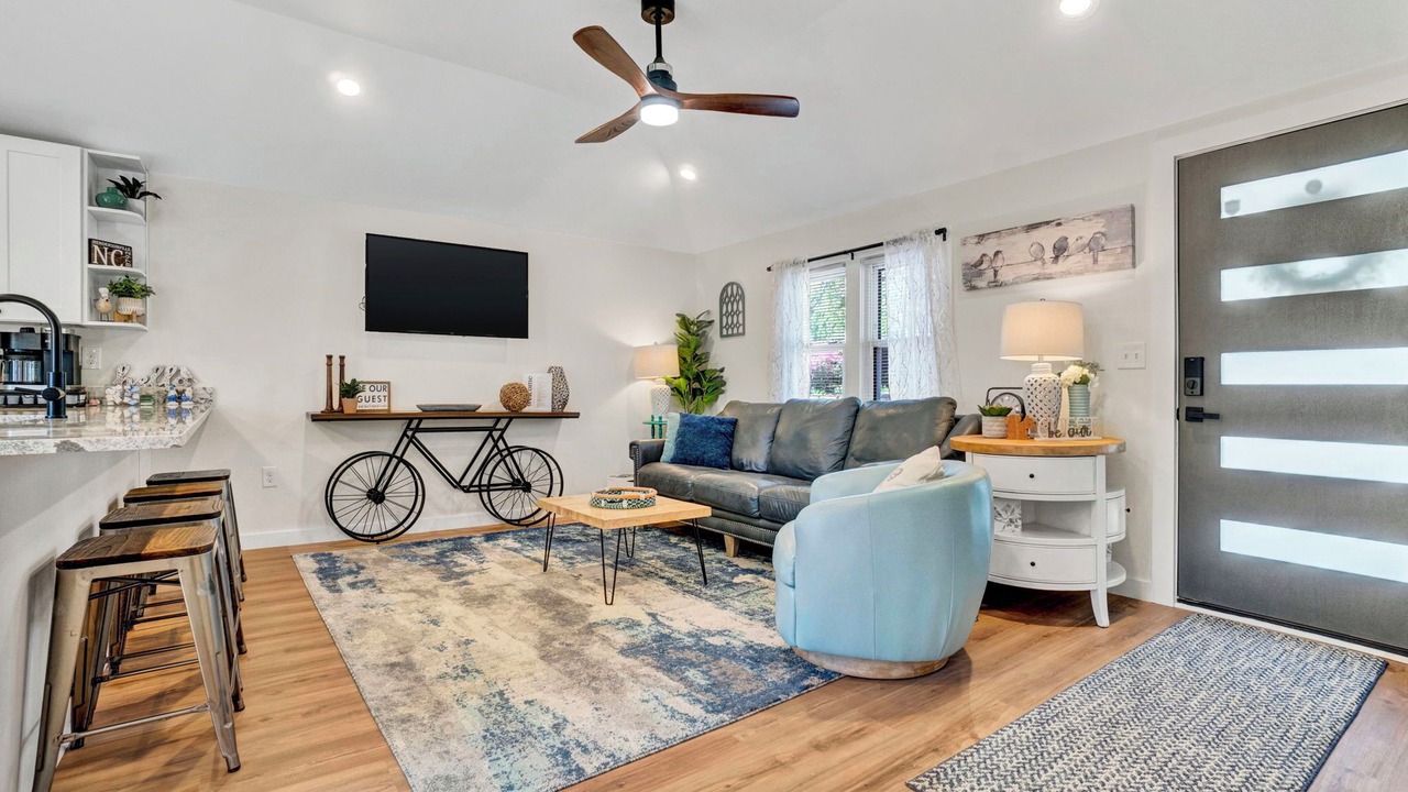 Photo of Livingroom in West Side Historic District