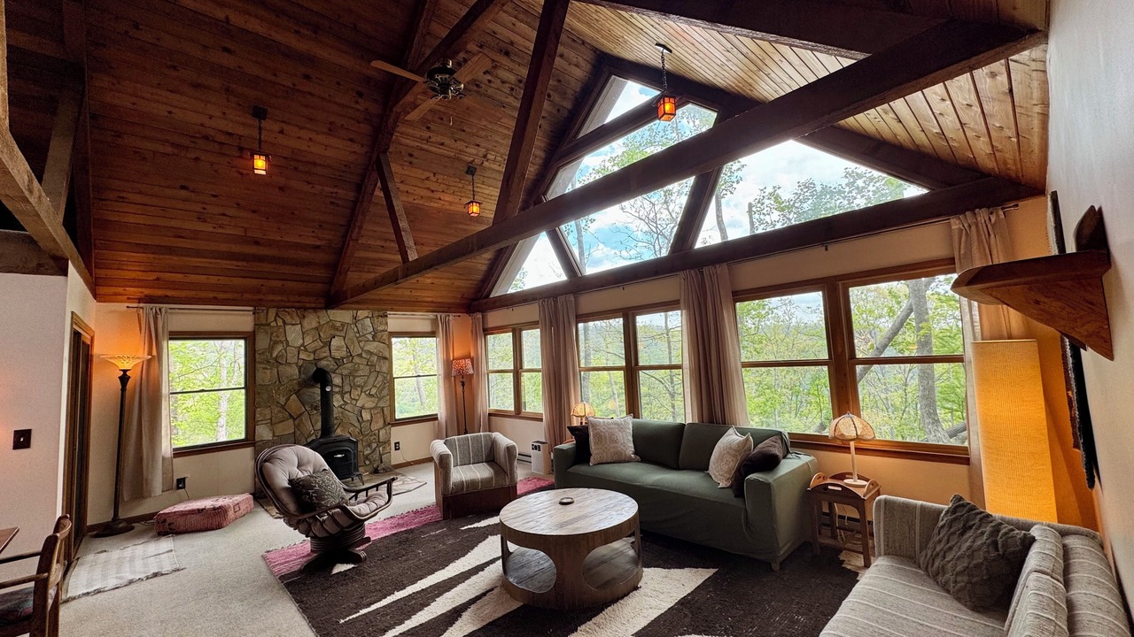 Photo of Livingroom in Asheville