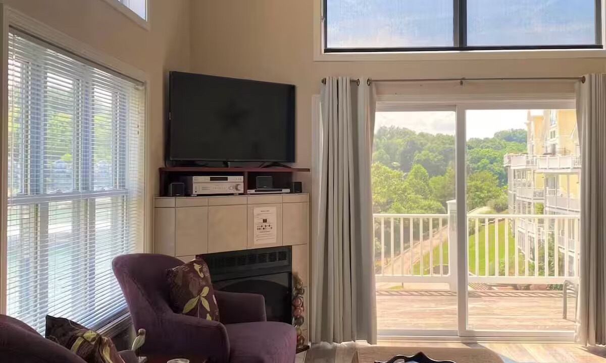 Photo of Livingroom in La Follette