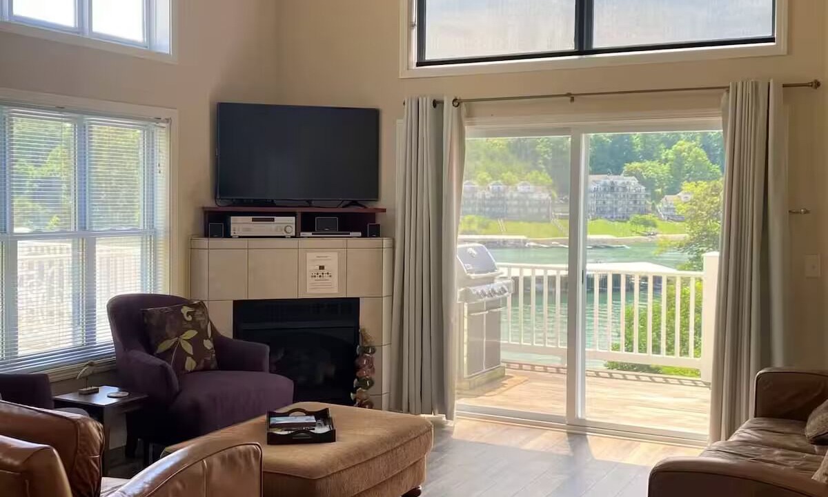 Photo of Livingroom in La Follette
