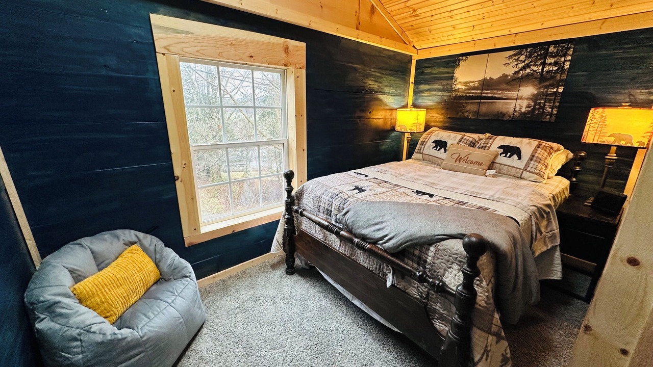 Photo of Bedroom in Byrdstown