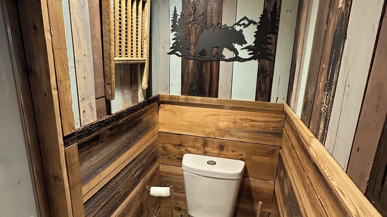 Photo of Bathroom in Byrdstown