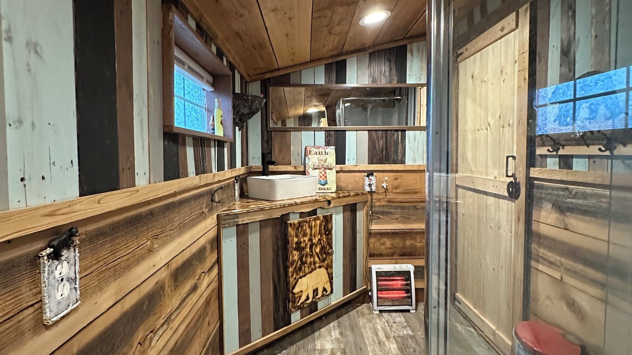 Photo of Bathroom in Byrdstown