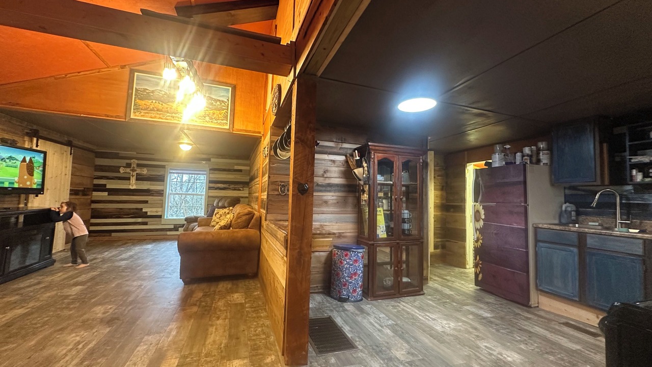 Photo of Livingroom in Byrdstown