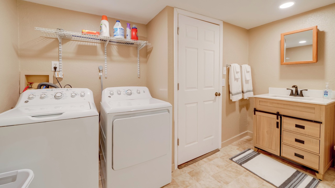 Photo of Bathroom in Canvas