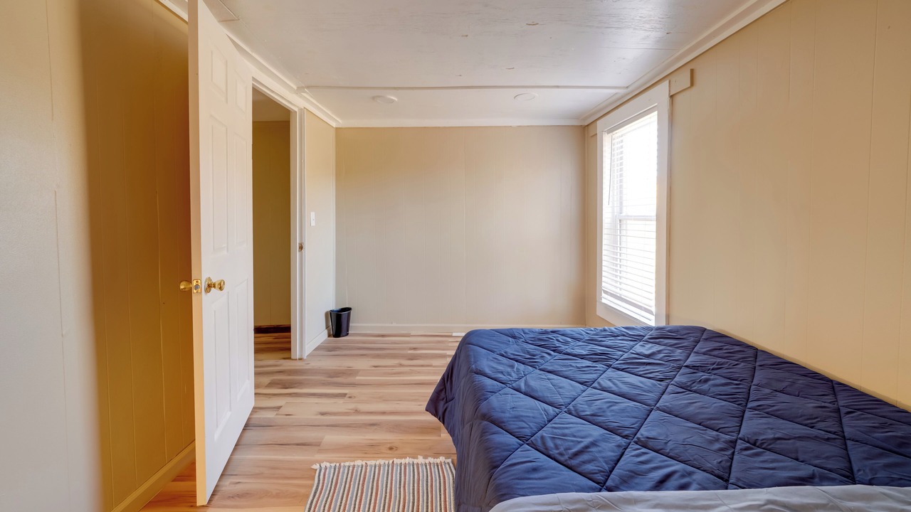 Photo of Bedroom in Canvas