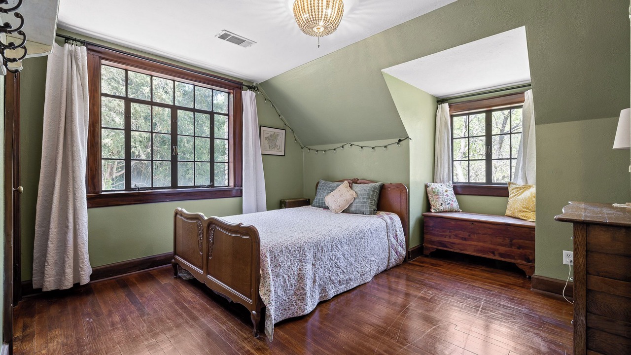 Photo of Bedroom in Red Bank