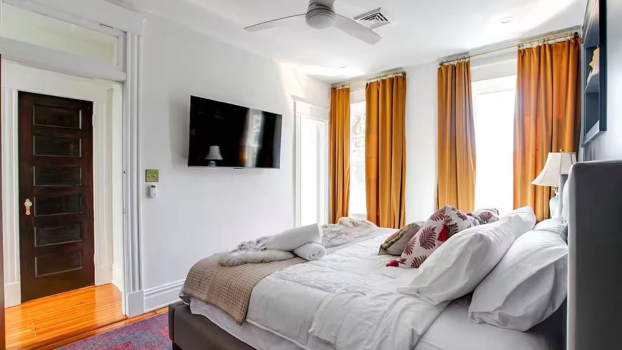 Photo of Bedroom in Museum District