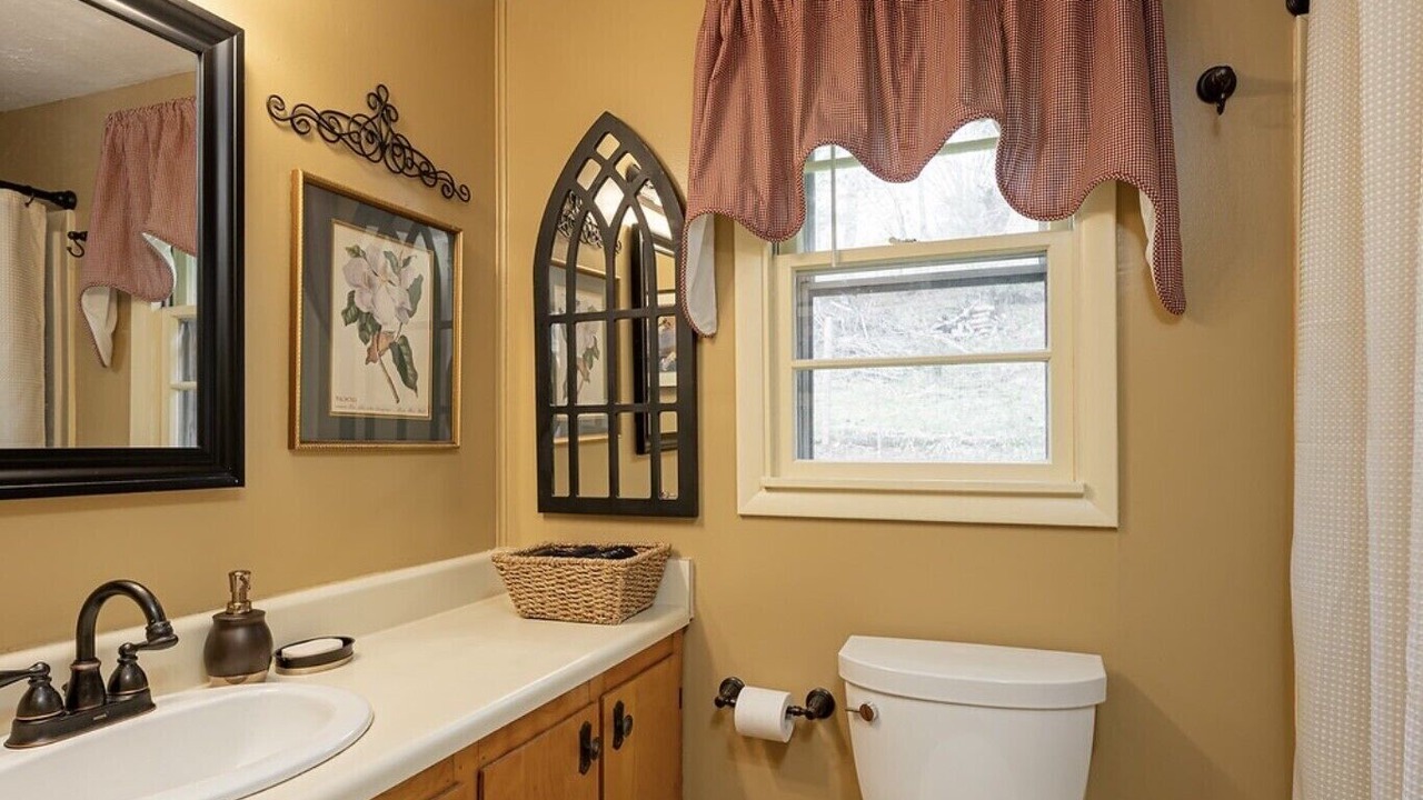 Photo of Bathroom in Horse Shoe