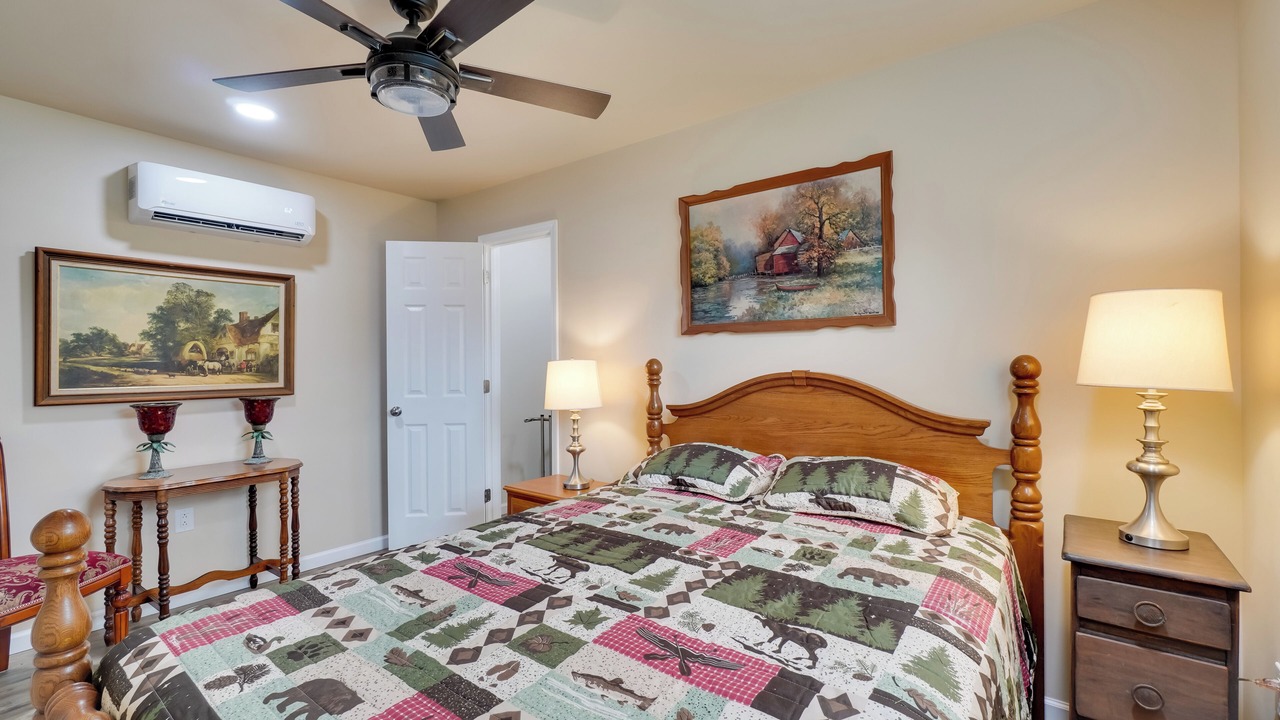 Photo of Bedroom in Townsend
