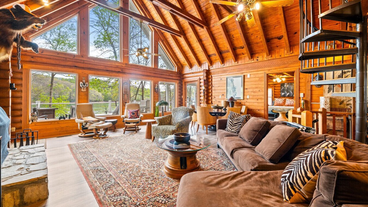 Photo of Livingroom in La Follette