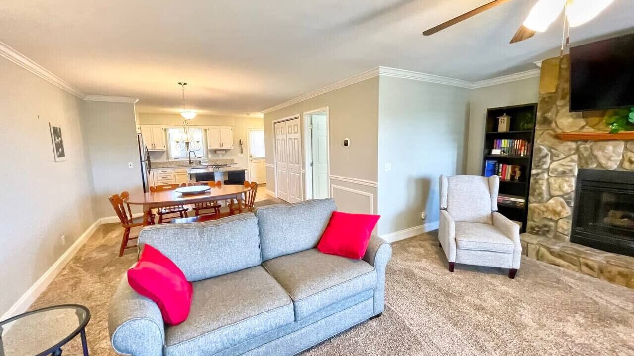 Photo of Livingroom in La Follette