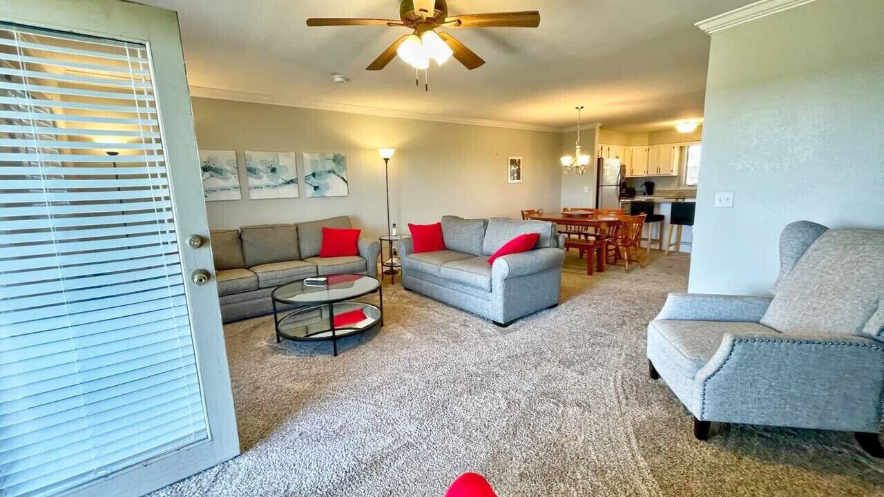 Photo of Livingroom in La Follette