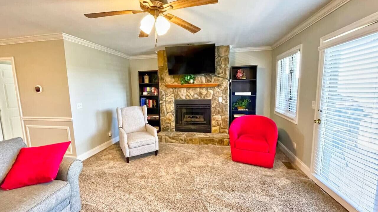 Photo of Livingroom in La Follette